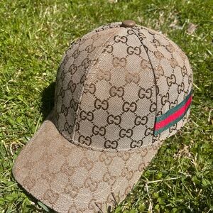 Gucci Beige/Brown GG Canvas Cap with Green-Red Web